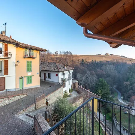 In Piazzetta Apartments, * Barolo