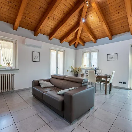 In Piazzetta Apartments, * Barolo