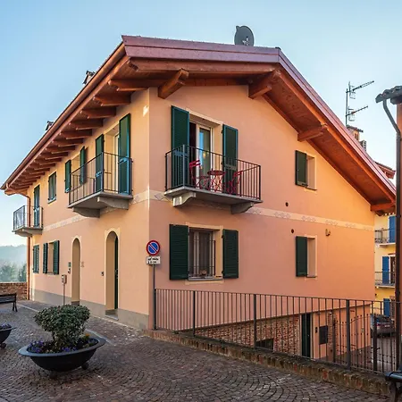 In Piazzetta Apartments, * Barolo